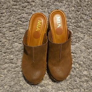 MIA Women's Brown Clogs